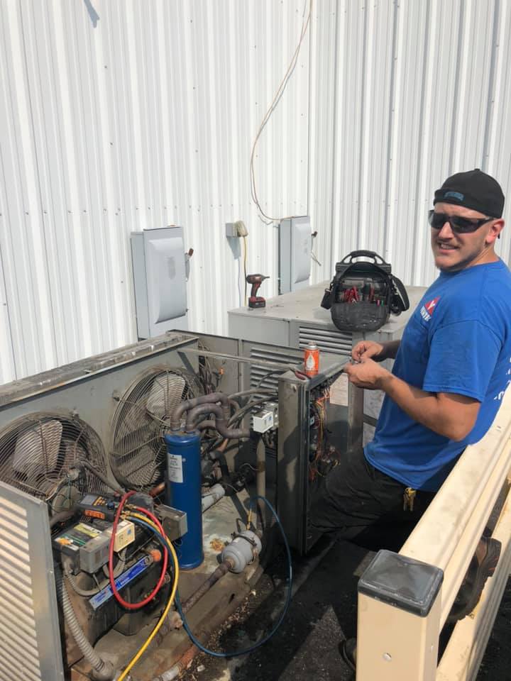 Commercial HVAC Repair job by ventec employee