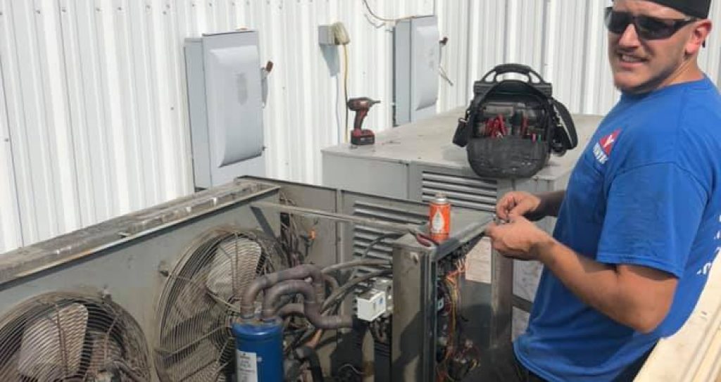 Commercial HVAC Repair job by ventec employee